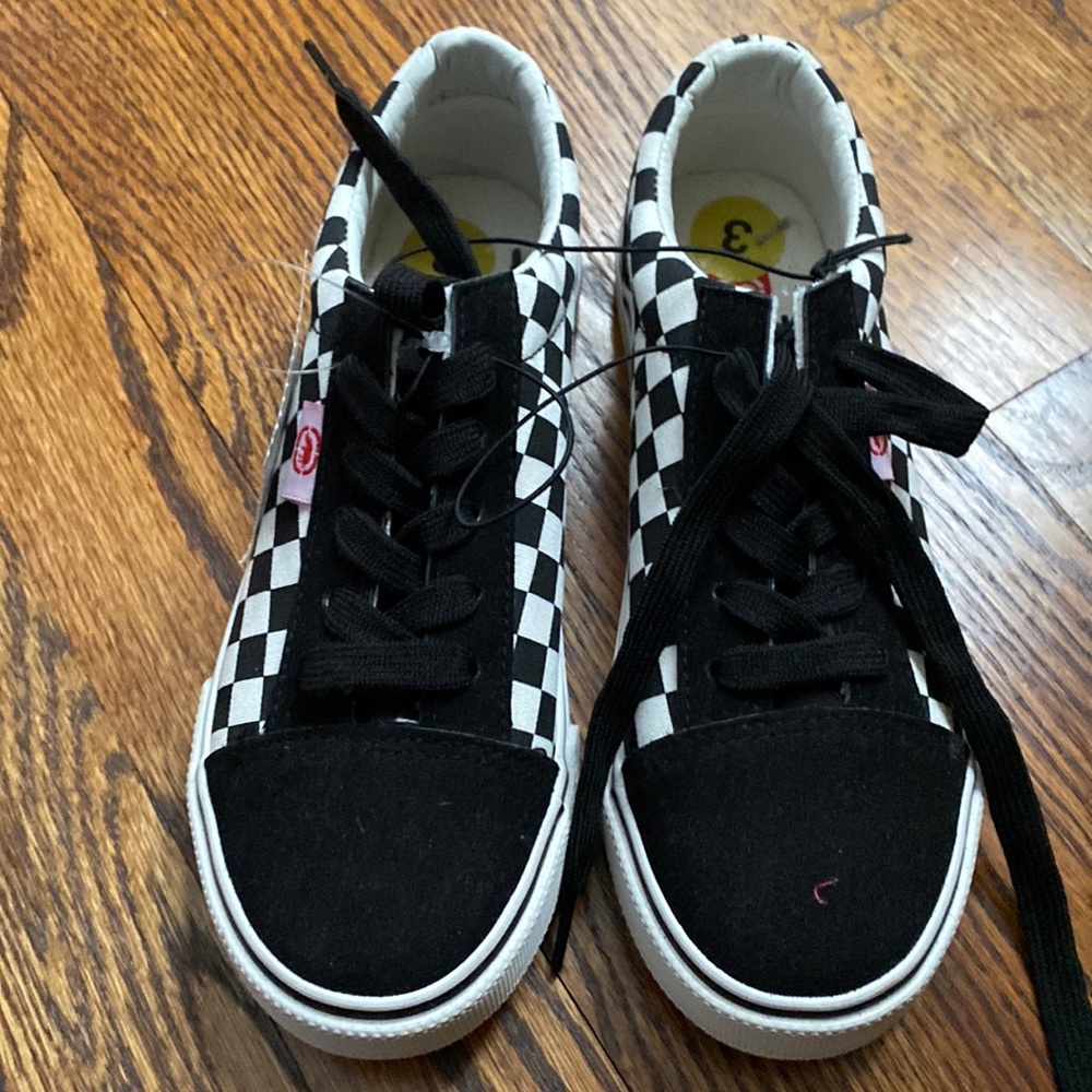 Boys sneakers